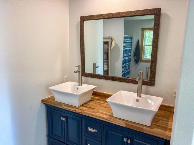 16444 Freedom Road, Willow Springs, MO 65793