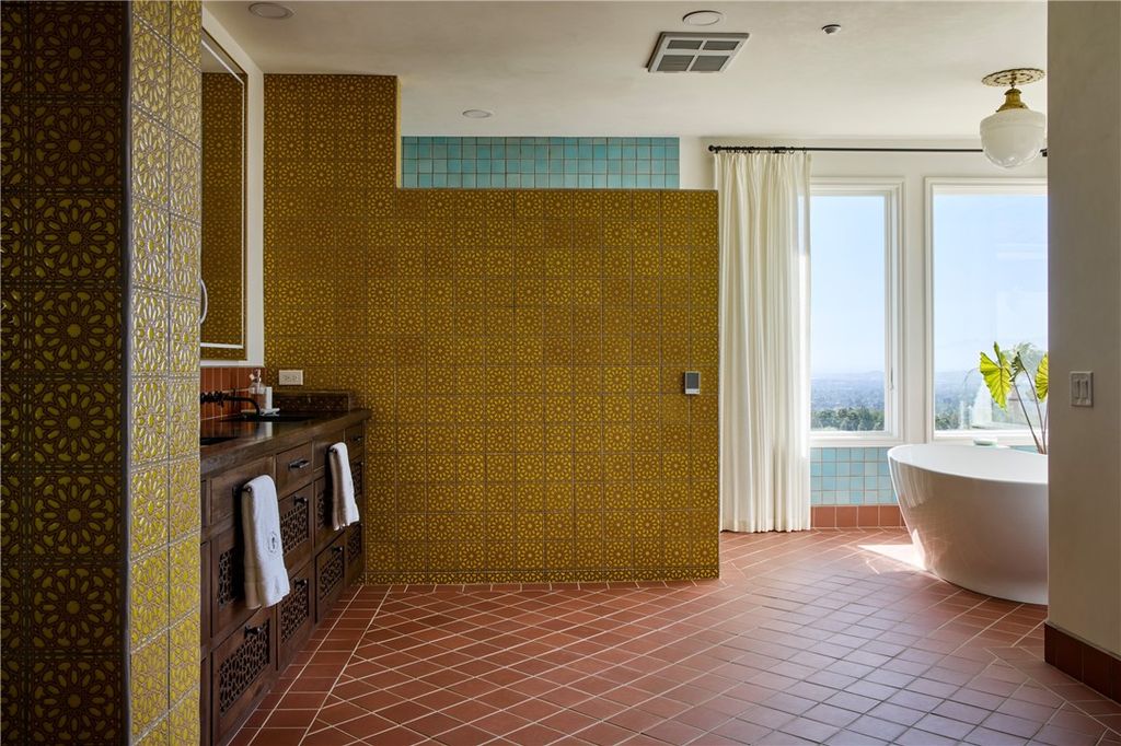 Image 14 of property listing at 2019 Polo Court, Riverside, CA 92506