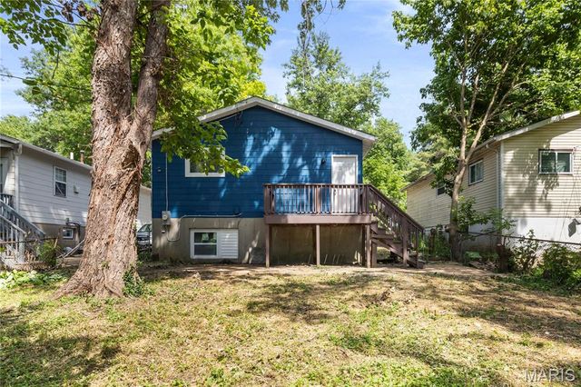 10249 Count Drive, St Louis, MO 63136
