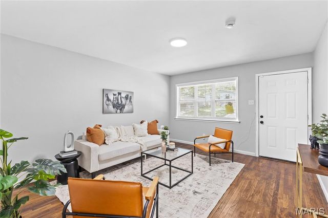 10249 Count Drive, St Louis, MO 63136