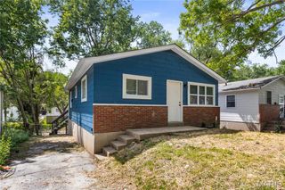 10249 Count Drive, St Louis, MO 63136