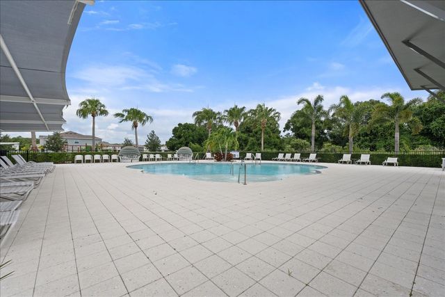 1934 PLEASANT MAPLE COURT, Bradenton, FL 34211