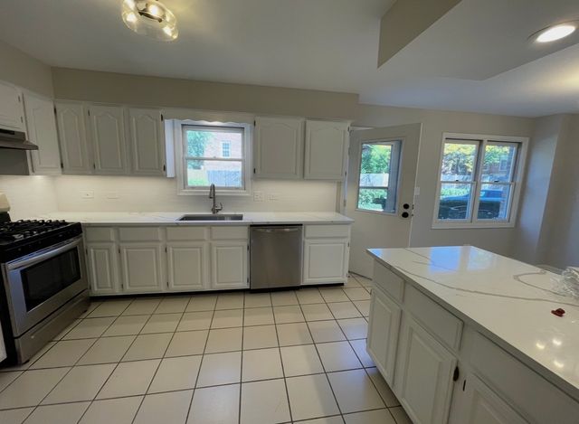 1703 Winnetka Road, Northfield, IL 60093