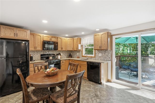 36 Mary Beth Drive, Warwick, RI 02886