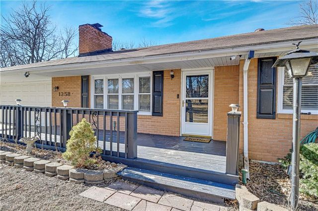 1358 S Delaware Avenue, Independence, MO 64055