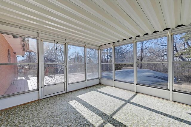 1358 S Delaware Avenue, Independence, MO 64055