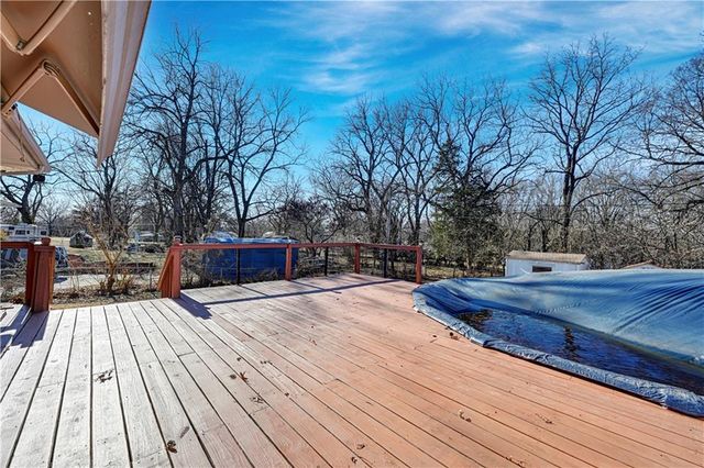 1358 S Delaware Avenue, Independence, MO 64055