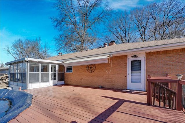 1358 S Delaware Avenue, Independence, MO 64055