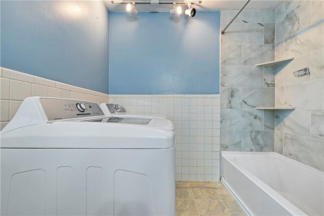 1358 S Delaware Avenue, Independence, MO 64055