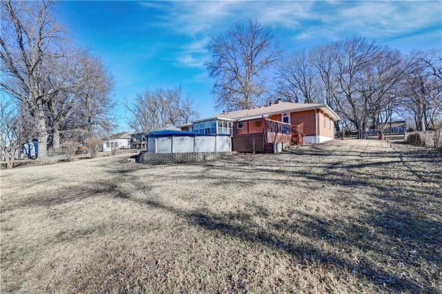 1358 S Delaware Avenue, Independence, MO 64055