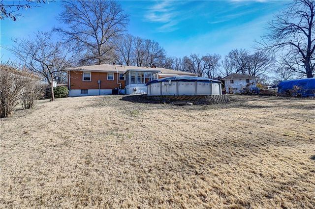 1358 S Delaware Avenue, Independence, MO 64055