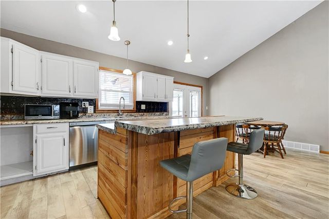 1358 S Delaware Avenue, Independence, MO 64055