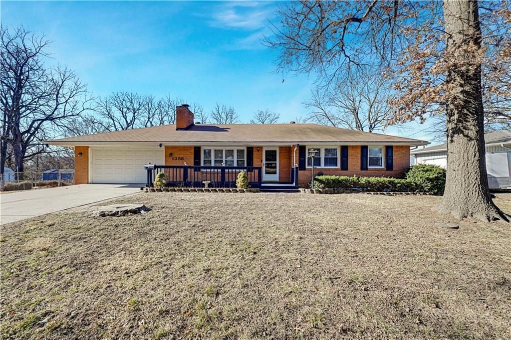 1358 S Delaware Avenue, Independence, MO 64055