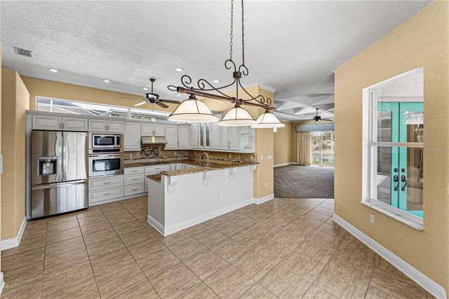 12231 WOODLANDS CIRCLE, Dade City, FL 33525