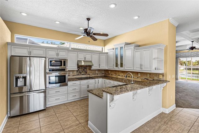 12231 WOODLANDS CIRCLE, Dade City, FL 33525