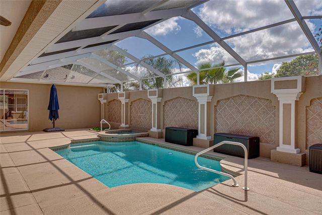 12231 WOODLANDS CIRCLE, Dade City, FL 33525