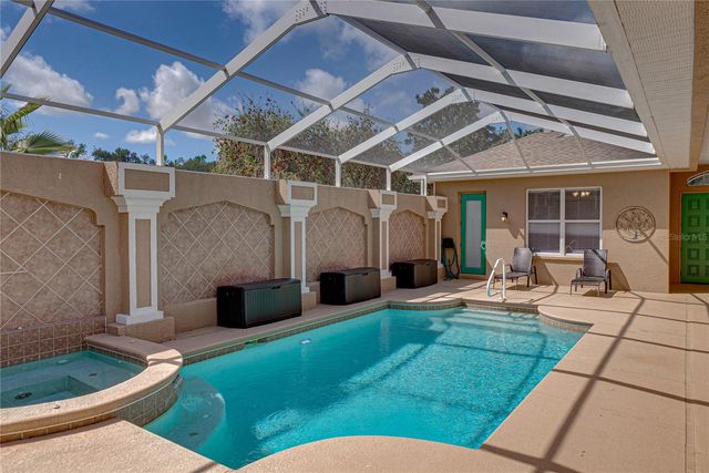 12231 WOODLANDS CIRCLE, Dade City, FL 33525