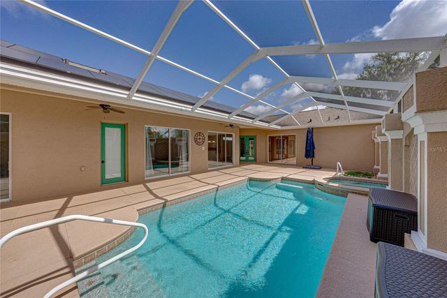 12231 WOODLANDS CIRCLE, Dade City, FL 33525