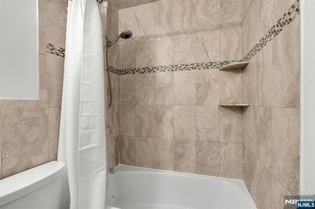 380 Mountain 701, Union City, NJ 07087