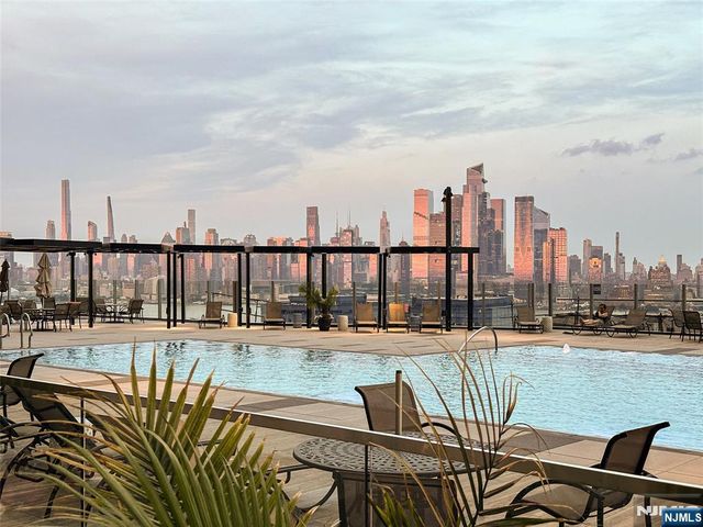 380 Mountain 701, Union City, NJ 07087