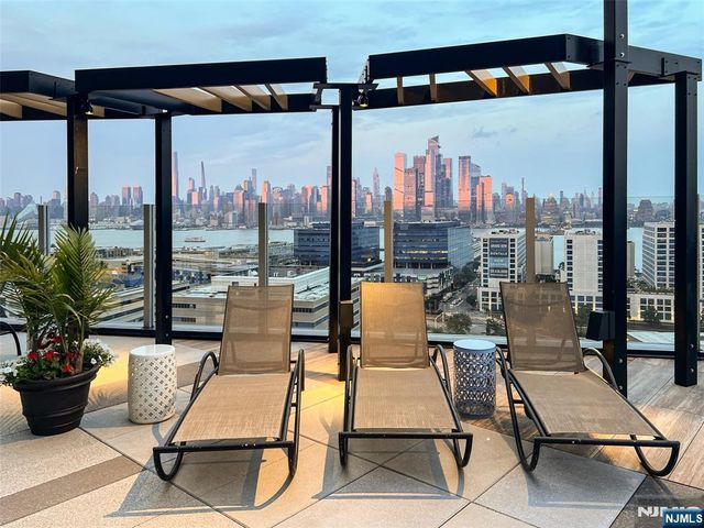 380 Mountain 701, Union City, NJ 07087