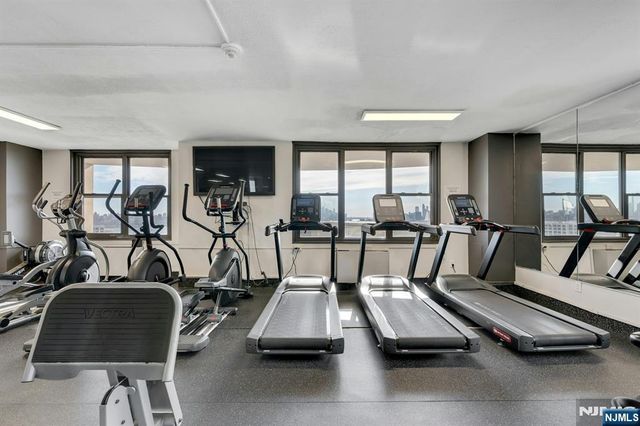 380 Mountain 701, Union City, NJ 07087