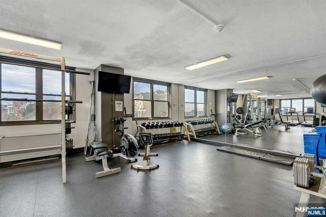 380 Mountain 701, Union City, NJ 07087