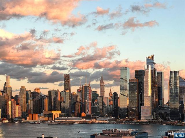 380 Mountain 701, Union City, NJ 07087