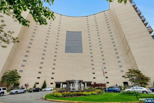 380 Mountain 701, Union City, NJ 07087