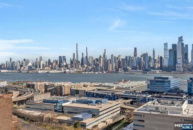 380 Mountain 701, Union City, NJ 07087