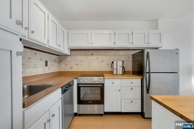 380 Mountain 701, Union City, NJ 07087