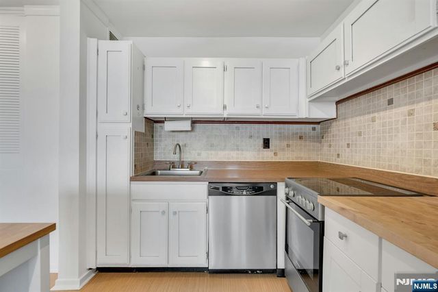 380 Mountain 701, Union City, NJ 07087