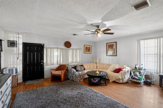 1803 S WILKINS AVENUE, Plant City, FL 33563