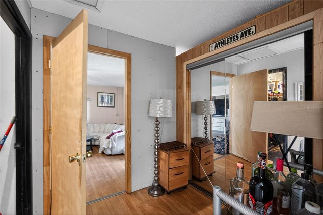 1803 S WILKINS AVENUE, Plant City, FL 33563