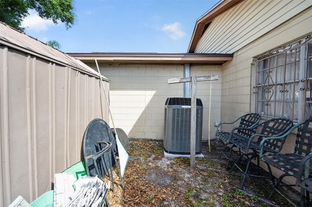 1803 S WILKINS AVENUE, Plant City, FL 33563