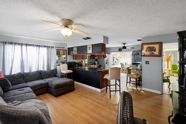 1803 S WILKINS AVENUE, Plant City, FL 33563