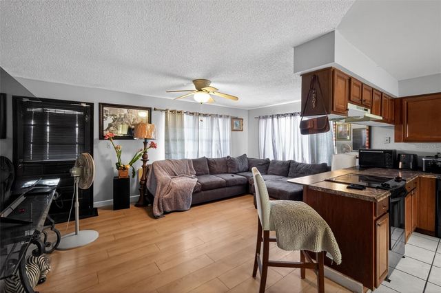 1803 S WILKINS AVENUE, Plant City, FL 33563