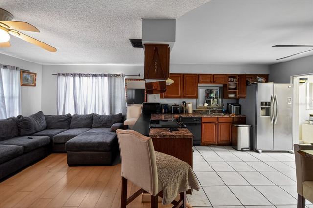 1803 S WILKINS AVENUE, Plant City, FL 33563