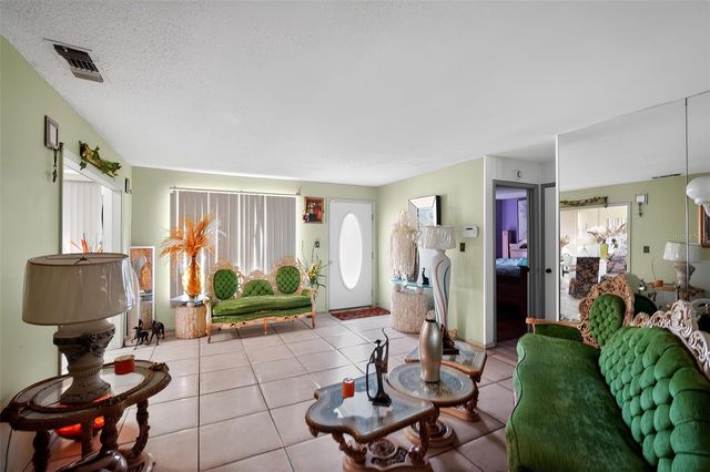 1803 S WILKINS AVENUE, Plant City, FL 33563