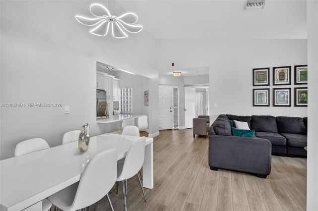 10661 NW 14th Street 248, Plantation, FL 33322