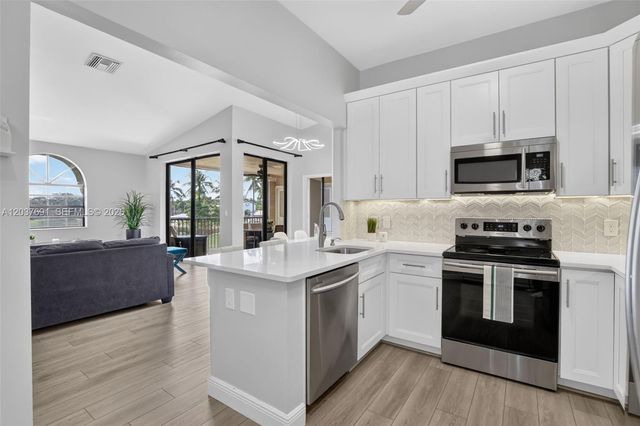 10661 NW 14th Street 248, Plantation, FL 33322