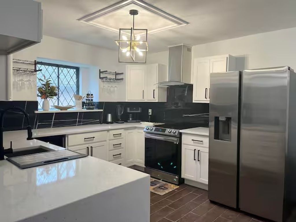613 Glenview Circle, Garland, TX 75040