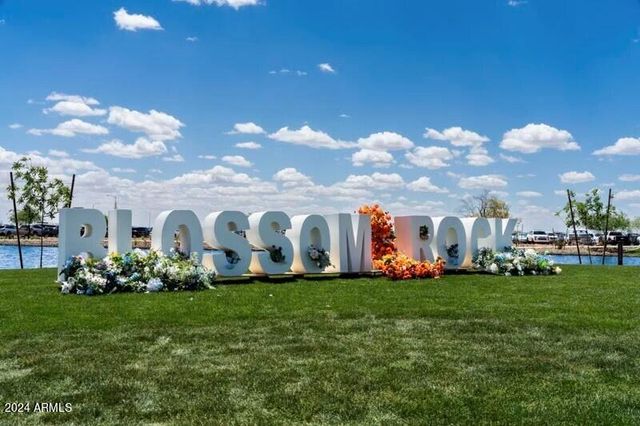 471 W FREMONT Pass, Apache Junction, AZ 85120