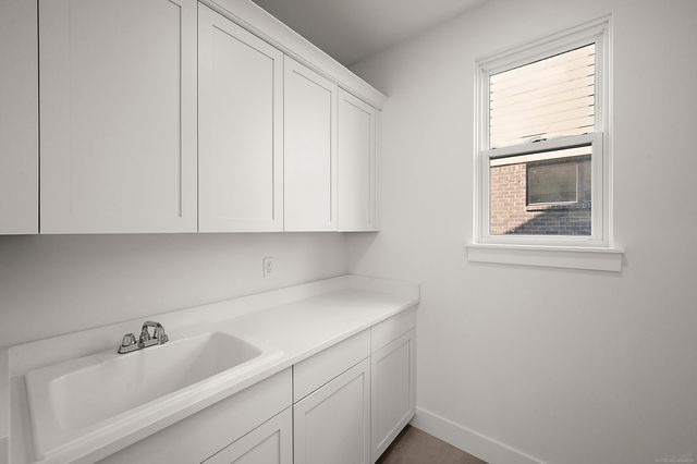 5956 Willow Grove Drive, Troy, MI 48085