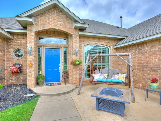 9085 Driftwood Court, Edmond, OK 73034