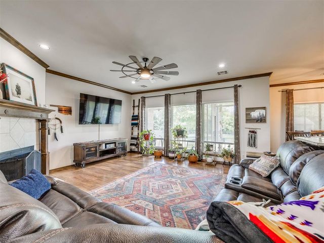 9085 Driftwood Court, Edmond, OK 73034