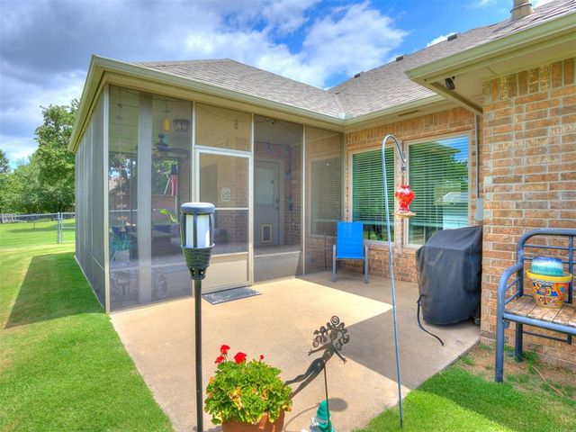 9085 Driftwood Court, Edmond, OK 73034