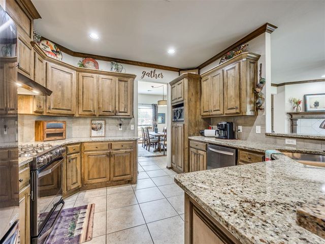 9085 Driftwood Court, Edmond, OK 73034
