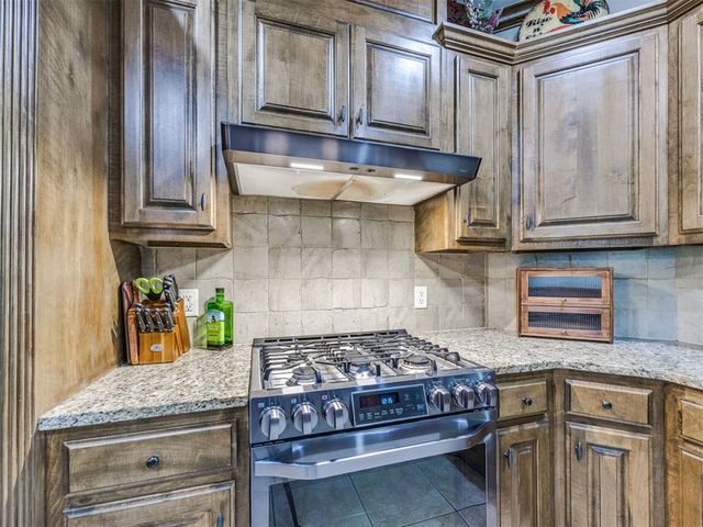 9085 Driftwood Court, Edmond, OK 73034