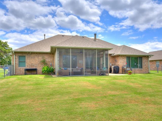 9085 Driftwood Court, Edmond, OK 73034